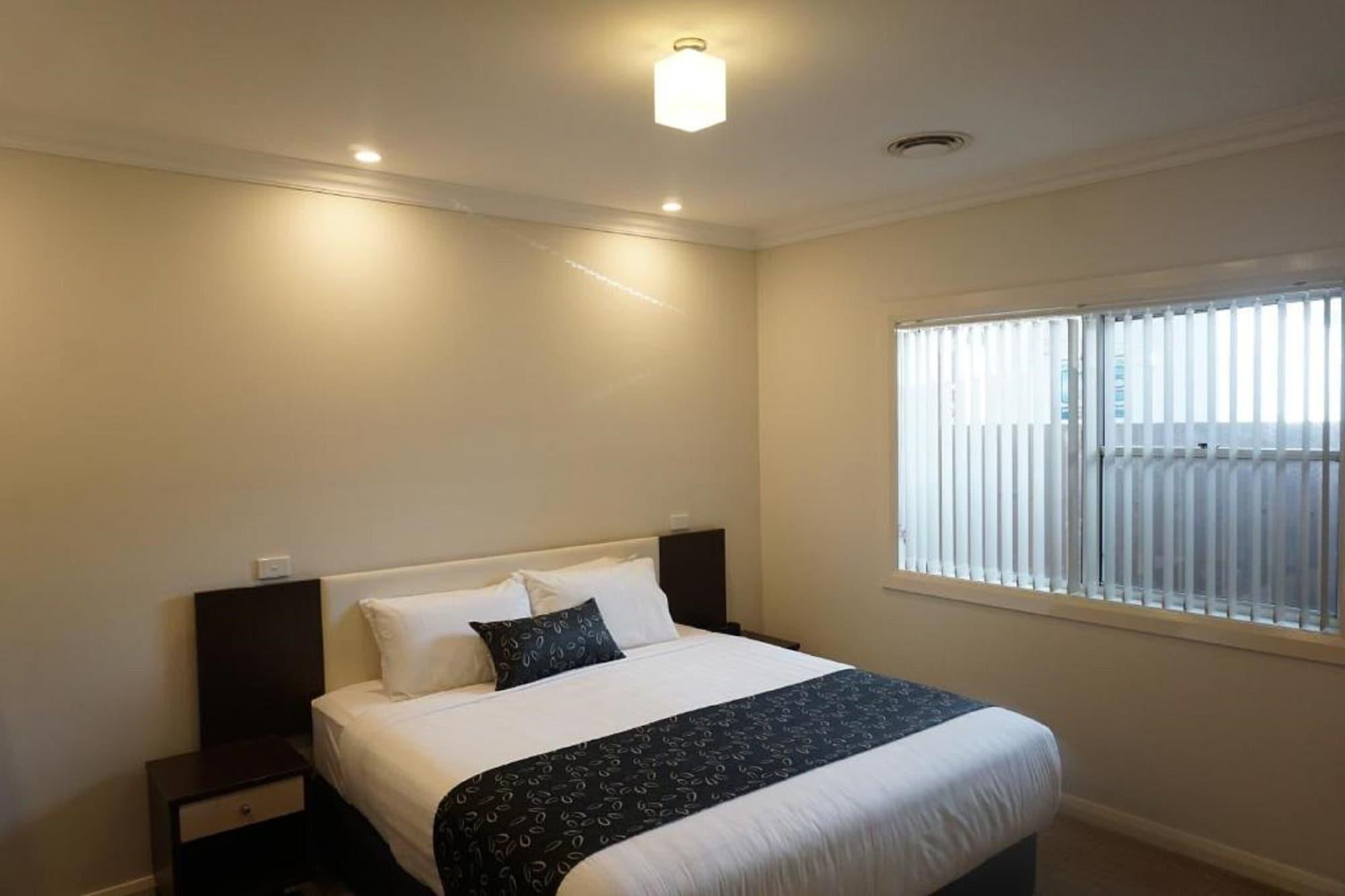 The Charles Hotel Wagga Wagga Exterior foto