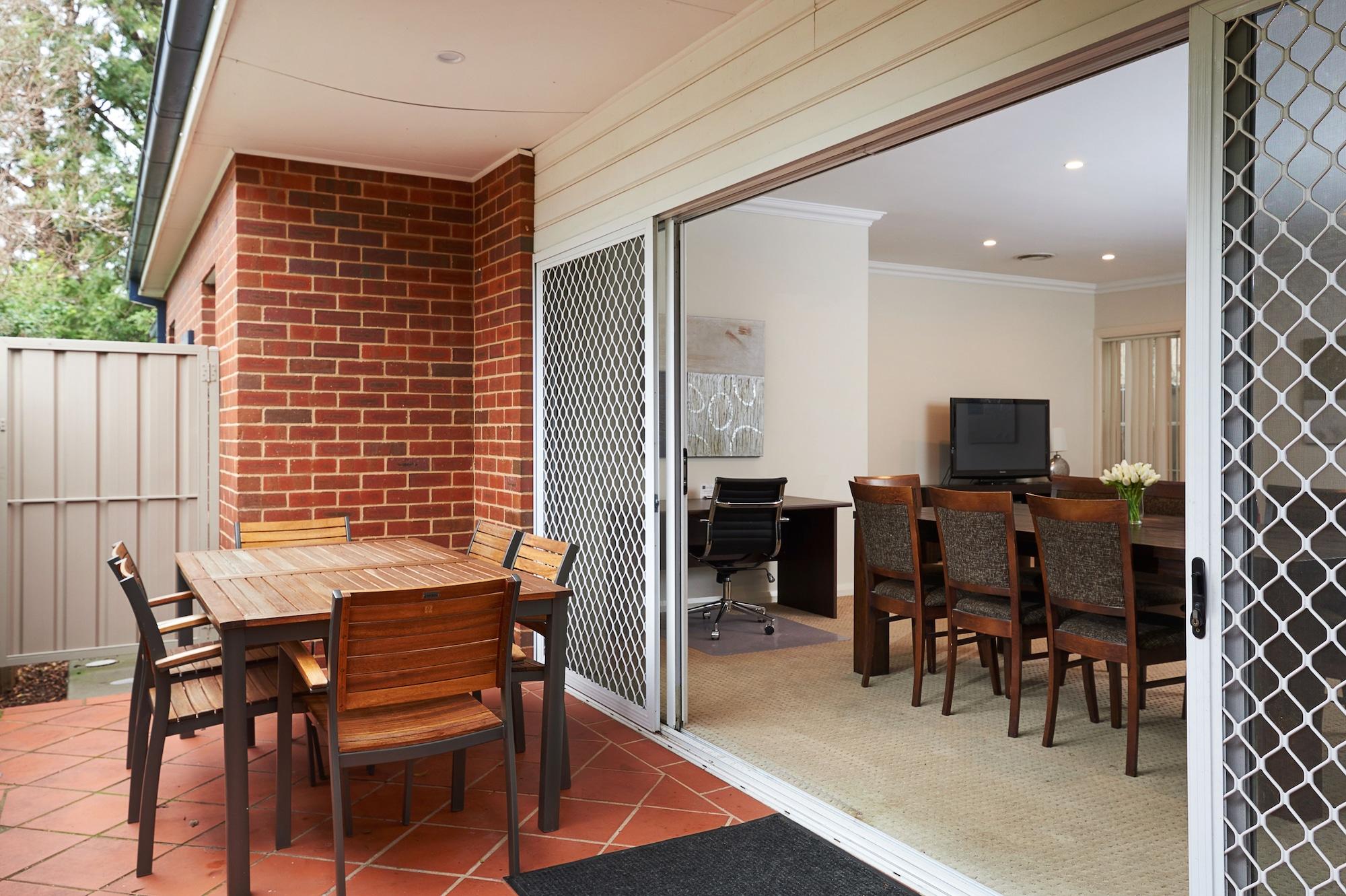 The Charles Hotel Wagga Wagga Exterior foto